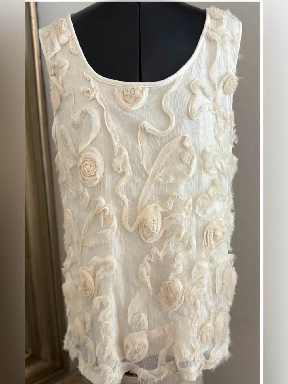 Monroe And Main Women’s Cream Raised Fabric Tank Boho Size L